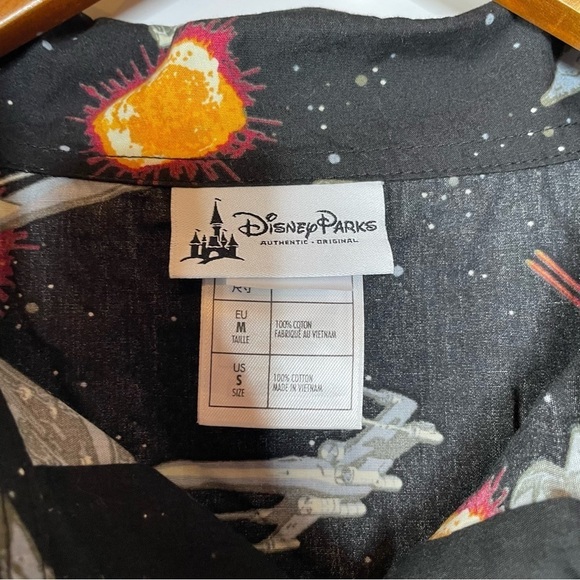 Disney Parks Stars Wars Short Sleeve Button Down Shirt Size Small - Picture 3 of 4